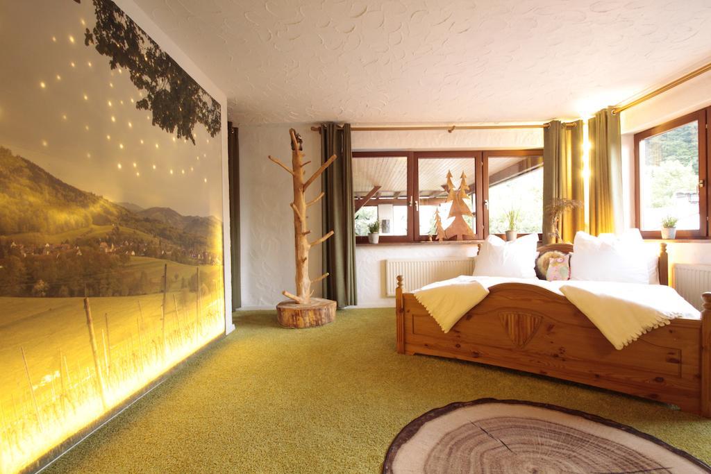 Luxus Appartement Schwarzwald Bei Freiburg 4 Schlafzimmer Sauna Sölden Habitación foto